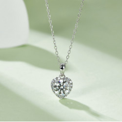 VVS 2 ct Heart Moissanite Diamond pendants chain