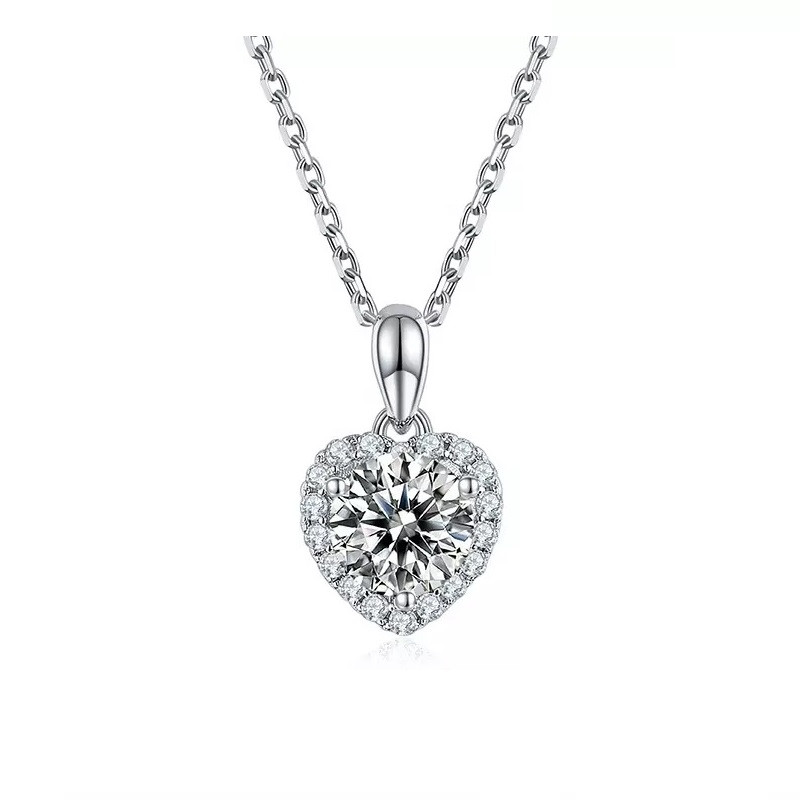 VVS 2 ct Heart Moissanite Diamond pendants chain