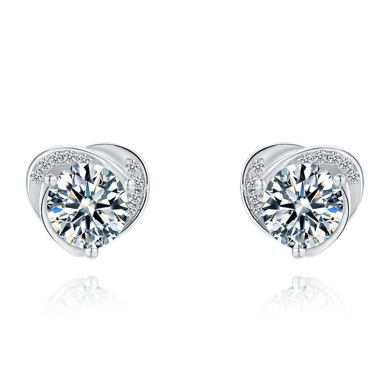 Heart 2 ct Moissanite Diamond stud earrings