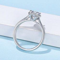 Round cut 1ct Classic Style Moissanite Engagement ring